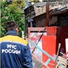 На улице Кутузова взрывом разрушило 9 гаражей, пострадал человек (фото)

