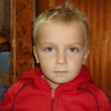В Красноярске разыскивают родителей забытого на автобусной остановке мальчика