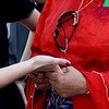 Уличные «целительницы» выманили у молодой красноярки украшения на 2,5 млн рублей