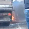 На федеральной трассе в Красноярском крае у грузовика загорелось колесо (видео)