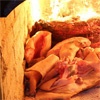 В Красноярске сожгли сомнительное мясо со стихийного рынка