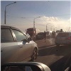 ДТП с 6 машинами на красноярском Коммунальном мосту устроила девушка-автомобилистка