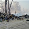 Мусоровоз оставил отходы возле красноярской часовни из-за риска возгорания