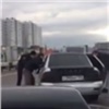 Погром авто предполагаемого виновника массового ДТП в Красноярске сняли на видео