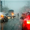 Снег и распродажи осложняют дорожную ситуацию в Красноярске