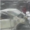 Пикап разорвало надвое в столкновении с фурой под Красноярском (видео)
