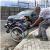 При укладке новых бордюров в Красноярске снова забыли об инвалидах