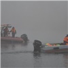 С пробитой лодки на Мане эвакуировали семью из 5 человек