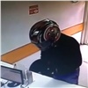 Грабителя офисов микрозаймов в мотоциклетном шлеме осудили к лишению свободы