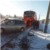 На железной дороге в Красноярском крае водитель выехал под электричку и погиб