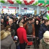 Красноярцы устроили давку на открытии первого в городе «Ашана» (видео)