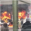 Пассажирский автобус сгорел в Красноярске (видео)