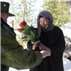 Агафье Лыковой подарили на 8 Марта букет роз, мышеловки и крупу