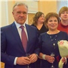 Александр Усс наградил сотрудницу группы компаний  «Покров» знаком отличия