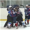 Красноярские хоккеистки устроили драку на льду (видео)