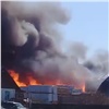 Около Кодинска полыхает лесоперерабатывающий завод: площадь пожара 1000 квадратных метров (видео)