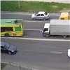 На Маерчака автобус «сбежал» через двойную сплошную от пытавшегося проучить его водителя (видео)