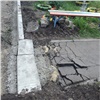 В Красноярске дорожники 2 месяца назад разгромили двор многоэтажки и так и бросили