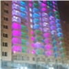 В красноярских «Тихих зорях» подсветили многоэтажный дом. Будущие жильцы гневаются (видео)
