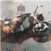 Гонщик на мотоцикле несколько раз нарушил правила на Молокова, врезался в машину и погиб (видео)