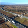 В Козульском районе вместо ветхого моста над железной дорогой построили два новых (видео)