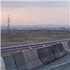 ГИБДД объяснила закрытие бетонными блоками въездов в Березовку и Сосновоборск (видео)