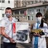 Красноярцы подарили еще одну кофемашину лечащим коронавирус врачам