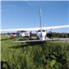 На юге Красноярского края на дорогу сел легкомоторный самолет Cessna 