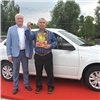 Житель Минусинска выиграл автомобиль Lada за самый большой помидор