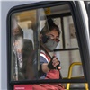«Маски сползли на шеи и подбородки»: министр транспорта рассказал о нарушениях антиковидных мер в красноярских автобусах (видео)