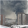 После пожара на складе автозапчастей в Красноярске возбудили еще одно уголовное дело 