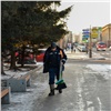 Из-за снегопадов в Красноярске в 2,4 раза вырос спрос на дворников