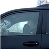 С начала года 660 красноярских водителей наказали за разговоры по телефону за рулем (видео)