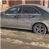 Красноярская полиция опубликовала видео с режущим колеса злоумышленником