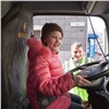 «Сортируем мусор — помогаем природе!»: в Красноярске в День Земли для детей из приёмных семей провели экологический урок