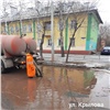 Из самых больших луж Красноярска откачали воду (видео)