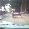 Водитель джипа протаранил дилерский центр Lexus в Красноярске (видео)