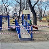 В центральной части красноярского Татышева пришла в негодность детская площадка