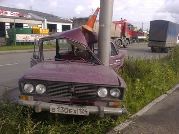 В Красноярске после ДТП в реанимацию попал неопытный водитель
