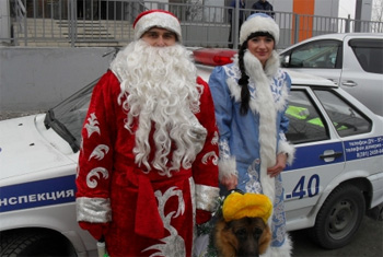 В Красноярском крае «Полицейский Дед Мороз» вышел на улицы