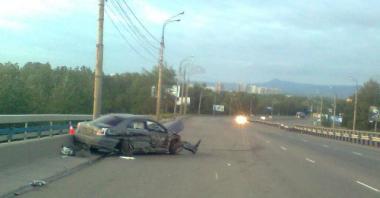 Пьяный водитель устроил ДТП на Октябрьском мосту в Красноярске