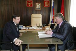 Александр Хлопонин и Александр Рузанов. Фото пресс-службы губернатора