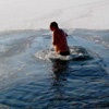 Житель Красноярского края на спор купался в мороз и утонул
