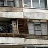 Из окна многоэтажки в Красноярске упали обнаженные мужчина и женщина