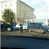 Причиной пробок в центре Красноярска стало ДТП на оживленном перекрестке