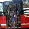 Выпавшая из автобуса красноярка отсудила более 150 тысяч рублей за перелом