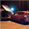В Академгородке после ДТП Mazda врезалась в остановку