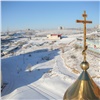 На купола храма в красноярском Солнечном установили кресты