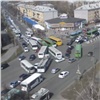 Столкнувшиеся маршрутки перекрыли проезд по улице Аэровокзальной (видео)