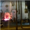 На крыльце красноярского храма устроили пожар